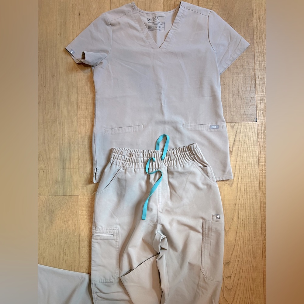 FIGS scrubs, cargo straight leg pants and 3 pocket top.